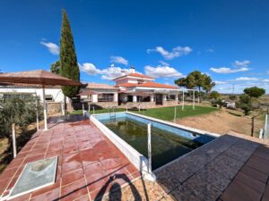 Campo hipotecable con piscina en Mérida