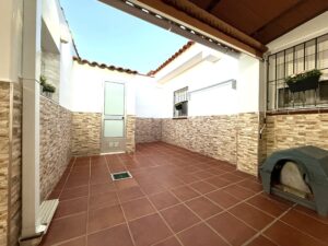 CASA EN VENTA EN GÉVORA