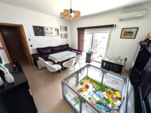 Piso reformado cerca de Av Juan Carlos I