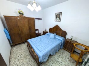 Casa De Dos Plantas Con Patio En La Garrovilla