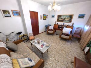Casa De Dos Plantas Con Patio En La Garrovilla