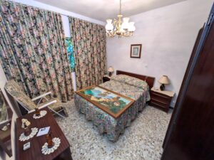 Casa De Dos Plantas Con Patio En La Garrovilla
