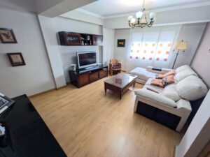 Piso Reformado con Patio Zona Centro