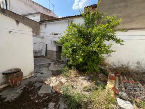 Casa de dos plantas para reformar, Casar de Cáceres