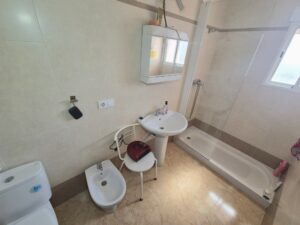 Vivienda con Casa Baja, Piso y Cochera en Santa Amalia