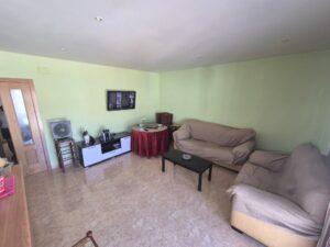 Vivienda con Casa Baja, Piso y Cochera en Santa Amalia