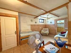 Finca con casa de 180 m2 hipotecable, Villafranca de los Barros
