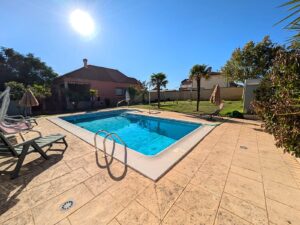 Chalet con Piscina en la zona del Vivero