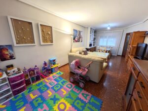 Casa con Patio Zona Centro (La Argentina)
