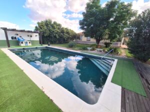 Finca Rústica Hipotecable con Piscina en Zona Las Arenas