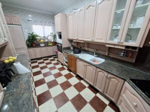 Casa con Garaje en La Zona de San Juan
