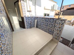 Casa de Dos Plantas en la Zona Baja de San Juan