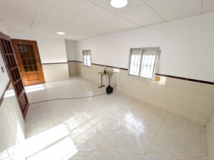 Casa de Dos Plantas en la Zona Baja de San Juan