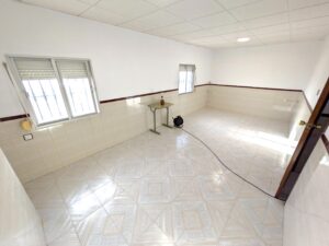 Casa de Dos Plantas en la Zona Baja de San Juan