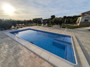 Casa de Campo con Piscina en Don Álvaro