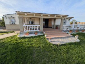 Casa de Campo con Piscina en Don Álvaro