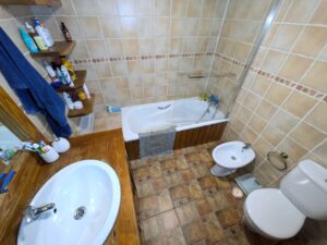 Casa con Garaje en Esparragalejo