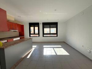 Piso bajo con patio, garaje y trastero, Polideportivo