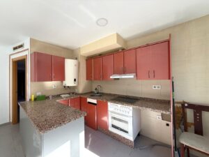 Piso bajo con patio, garaje y trastero, Polideportivo
