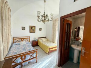 Casa baja a un paso de la Avenida de la Paz, Almendralejo