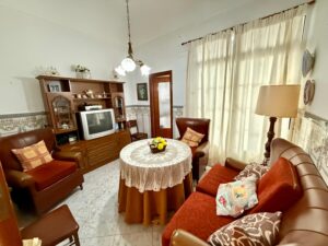 Casa baja a un paso de la Avenida de la Paz, Almendralejo