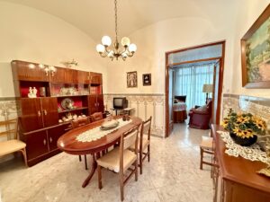 Casa baja a un paso de la Avenida de la Paz, Almendralejo