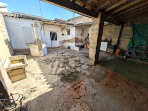 Casa Baja Con Patio en La Garrovilla