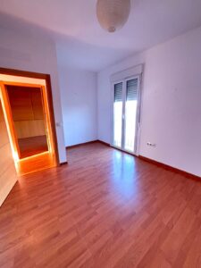 CASA EN PRIMERA PLANTA EN GÉVORA