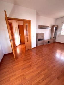 CASA EN PRIMERA PLANTA EN GÉVORA