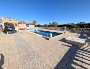 Casa de Campo con Piscina en Mérida