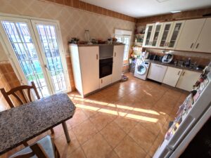 Chalet con Piscina en Don Álvaro