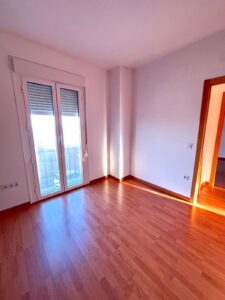 CASA EN PRIMERA PLANTA EN GÉVORA