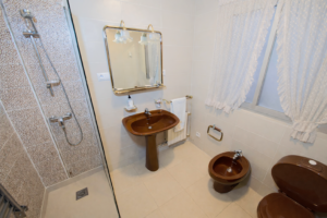 Edificio Con Dos Pisos Zona Centro