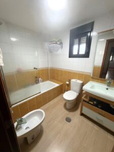 ADOSADO EN VENTA EN OLIVENZA