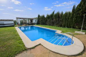 Casa de Campo con Piscina en Esparragalejo