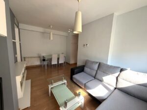 SE VENDE PISO EN ZONA DEL PERÚ, CÁCERES