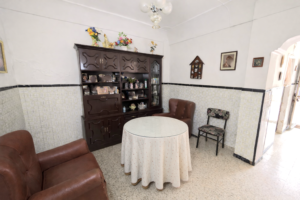 Casa baja con Solar urbano en la Zona de San Juan