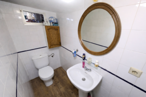 Casa de 2 plantas con Patio en Mirandilla