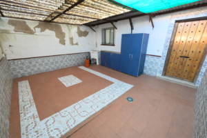 Casa de 2 plantas con Patio en Mirandilla