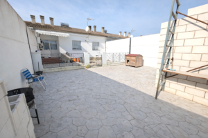 Casa Seminueva en Torrefresneda