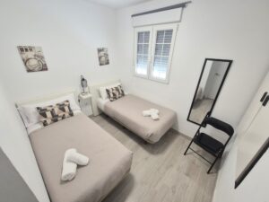 Casa reformada con Patio en Zona Abadias