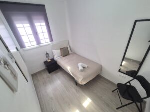 Casa reformada con Patio en Zona Abadias