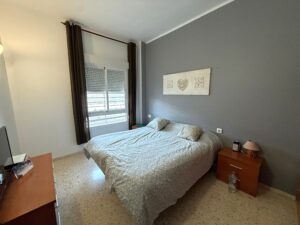 Piso bajo amueblado en Ctra de la Fuente