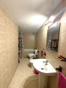 Piso bajo amueblado en Ctra de la Fuente