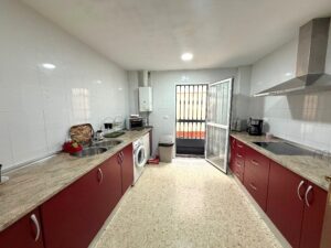 Piso bajo amueblado en Ctra de la Fuente