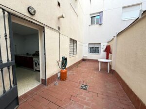 Piso bajo amueblado en Ctra de la Fuente