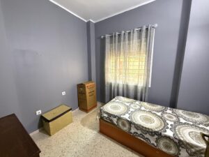 Piso bajo amueblado en Ctra de la Fuente