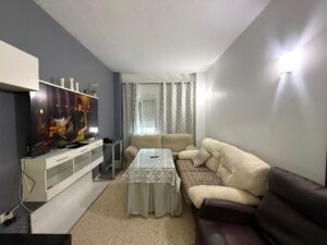 Piso bajo amueblado en Ctra de la Fuente