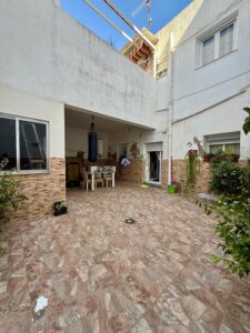 Bajo de casa con entrada independiente, Plaza Santiago