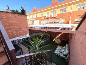 SE VENDE CHALET EN ZONA NUEVO CÁCERES